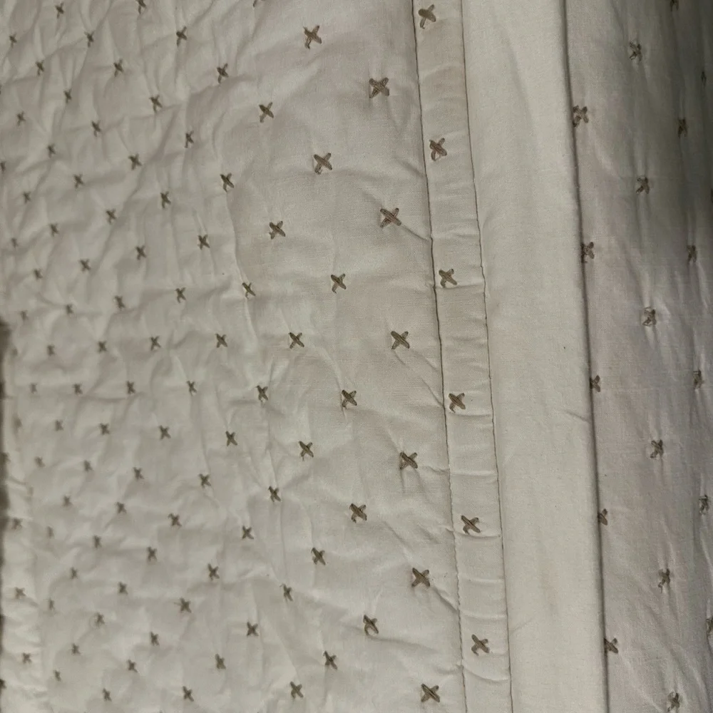 Beddy’s Monroe Luxe- Full Size (color as shown in photo) original zip. - Picture 5 of 8